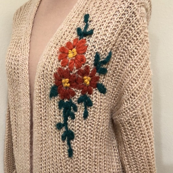 Francesca’s Collection Alya Cardigan Sweater Medium Tan Floral Embroided - Picture 3 of 9